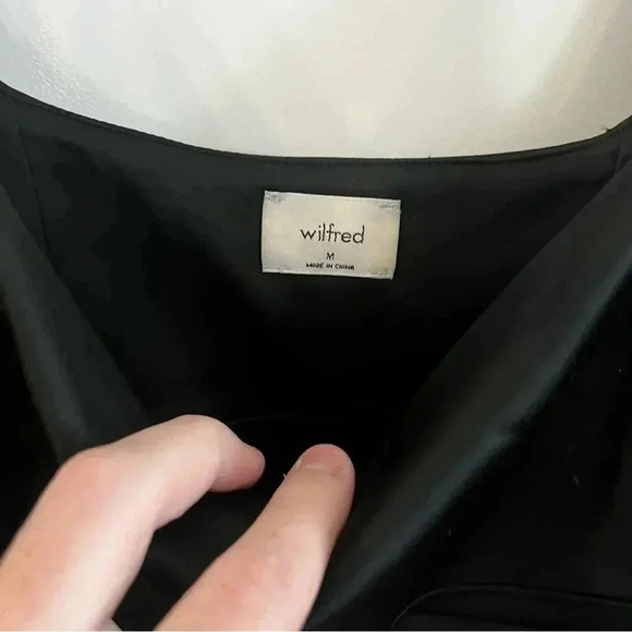 522 Wilfred Black Tank Blouse Size Medium - Picture 5 of 8